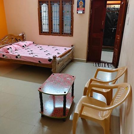 Sri Annai Home Stay I Tiruvannāmalai Exteriér fotografie